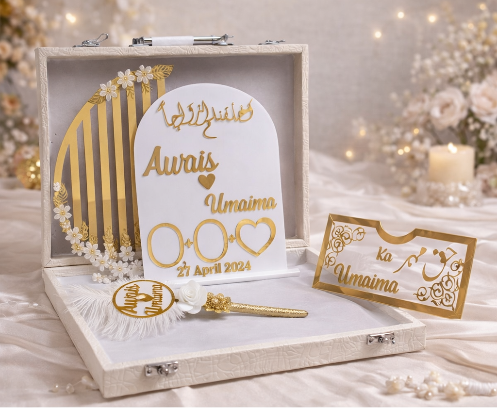 Elegant wedding gift set display Main image