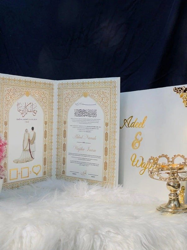 White Nikkah Booklet with Pen & Box (with lock) - Image 5