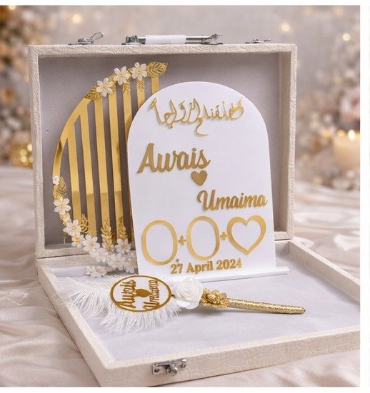 Elegant Wedding Gift Set Display - Image 4